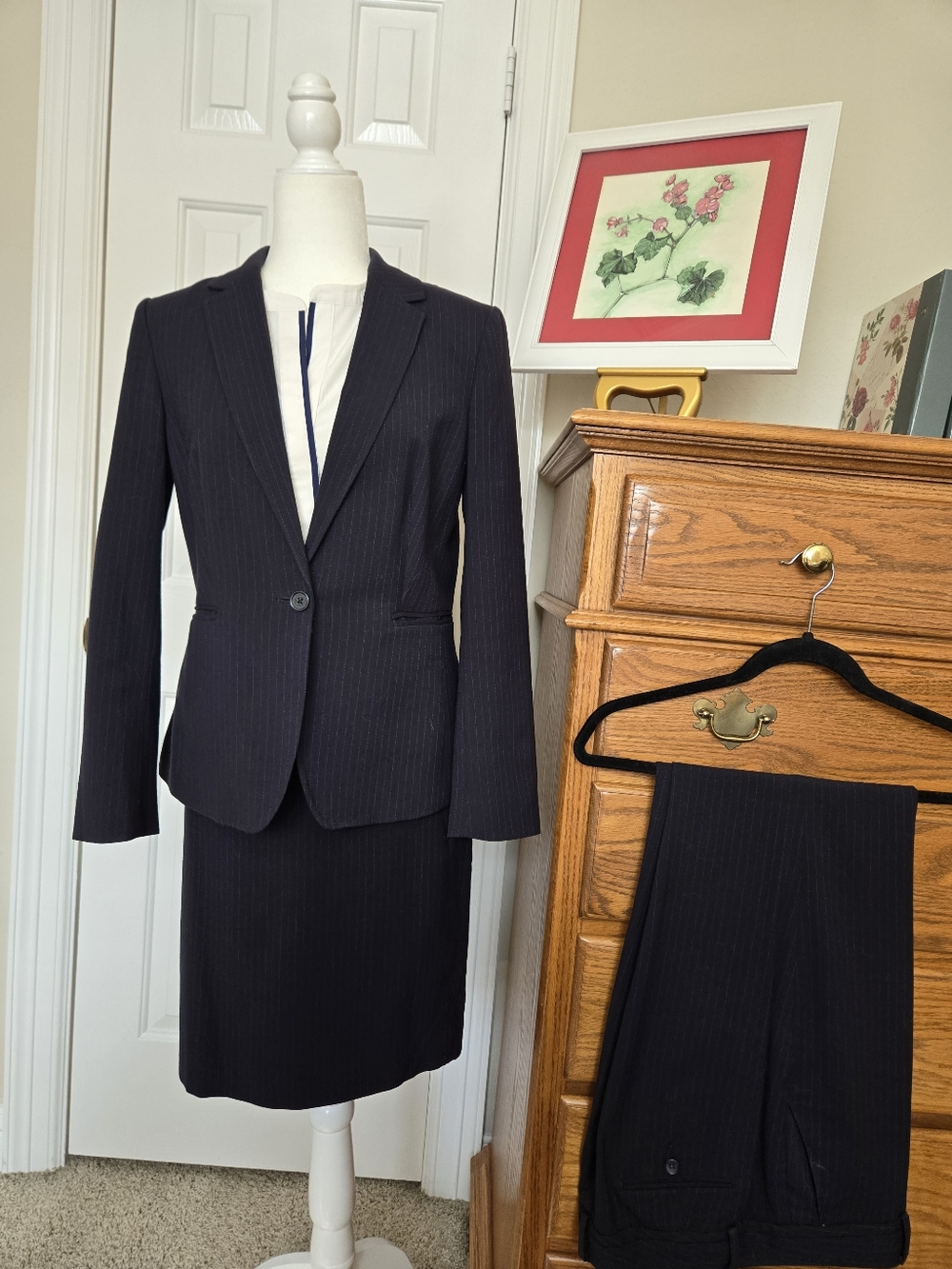 Banana Republic Favorite Pinstripe 4 Piece Suit - EUC